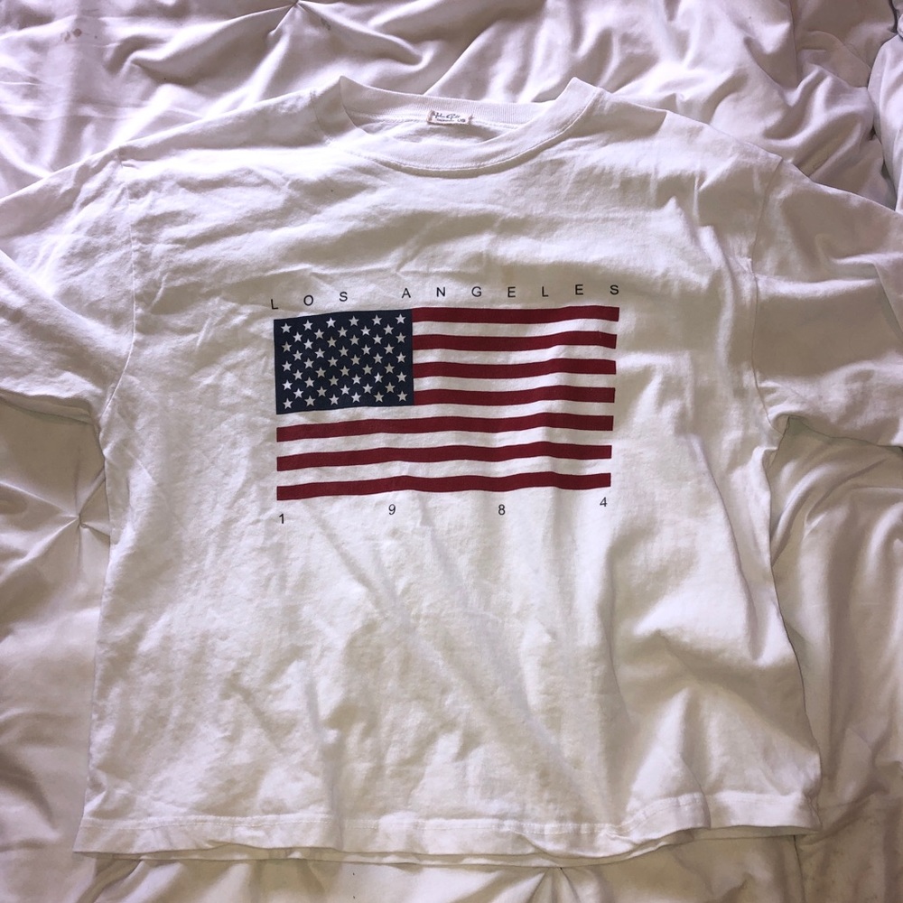 BRANDY MELVILLE graphic tee shirt